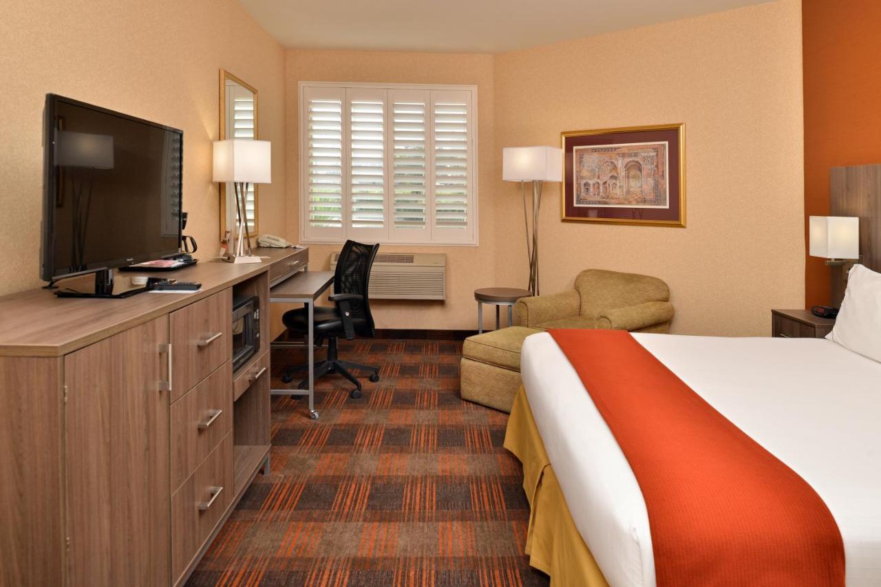 Holiday Inn Express & Suites Elk Grove Central - Hwy 99 By Ihg מראה חיצוני תמונה