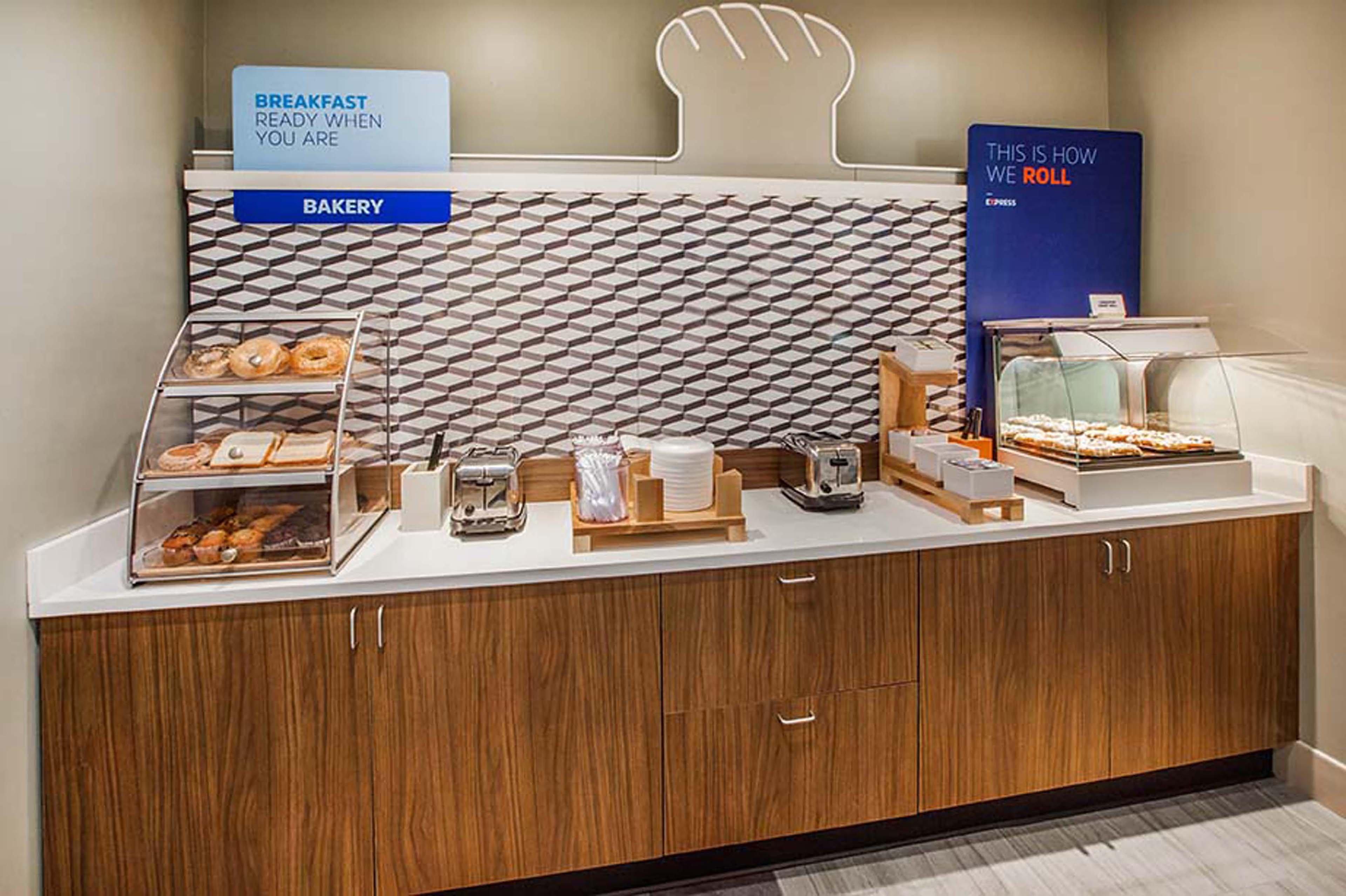 Holiday Inn Express & Suites Elk Grove Central - Hwy 99 By Ihg מראה חיצוני תמונה
