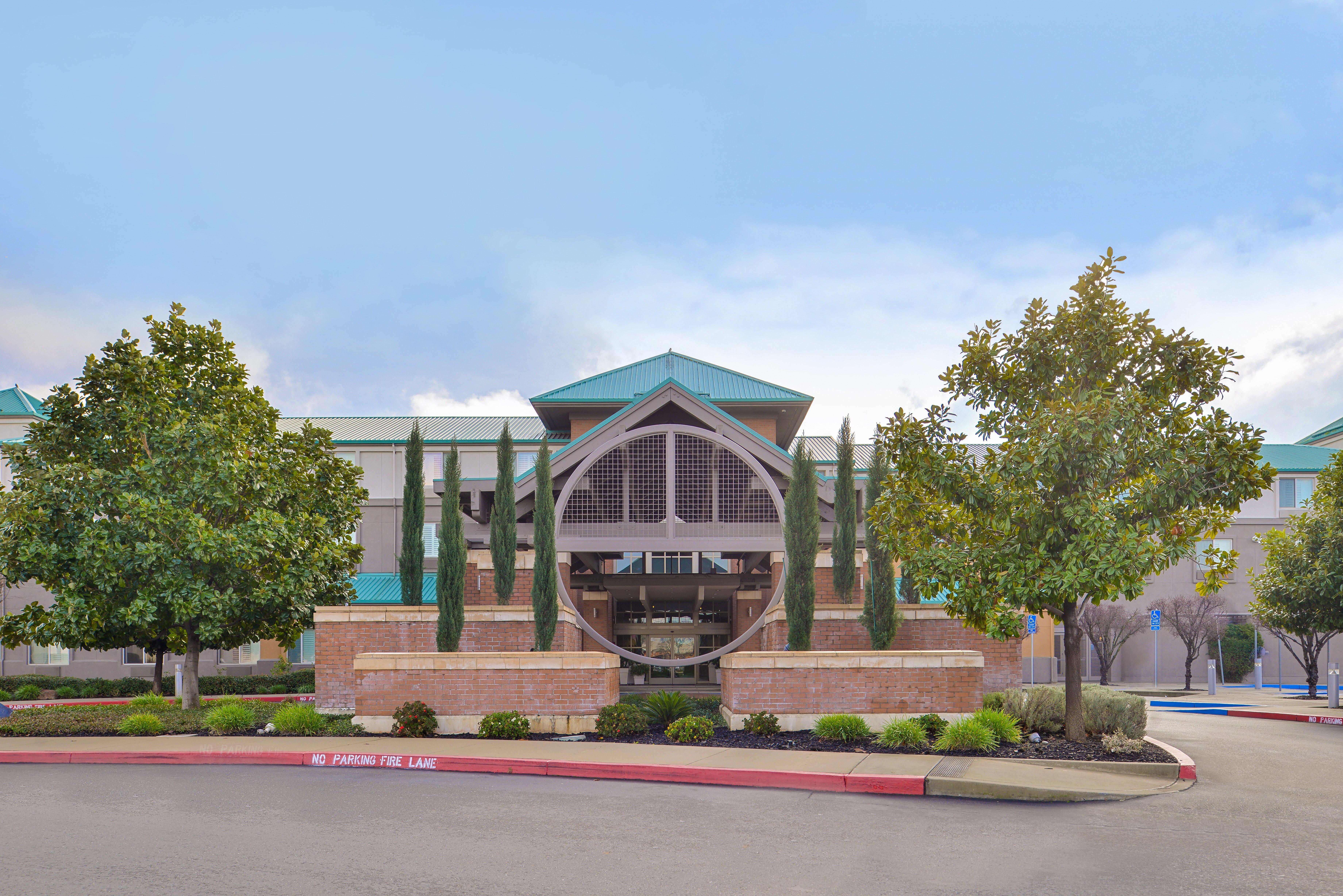 Holiday Inn Express & Suites Elk Grove Central - Hwy 99 By Ihg מראה חיצוני תמונה