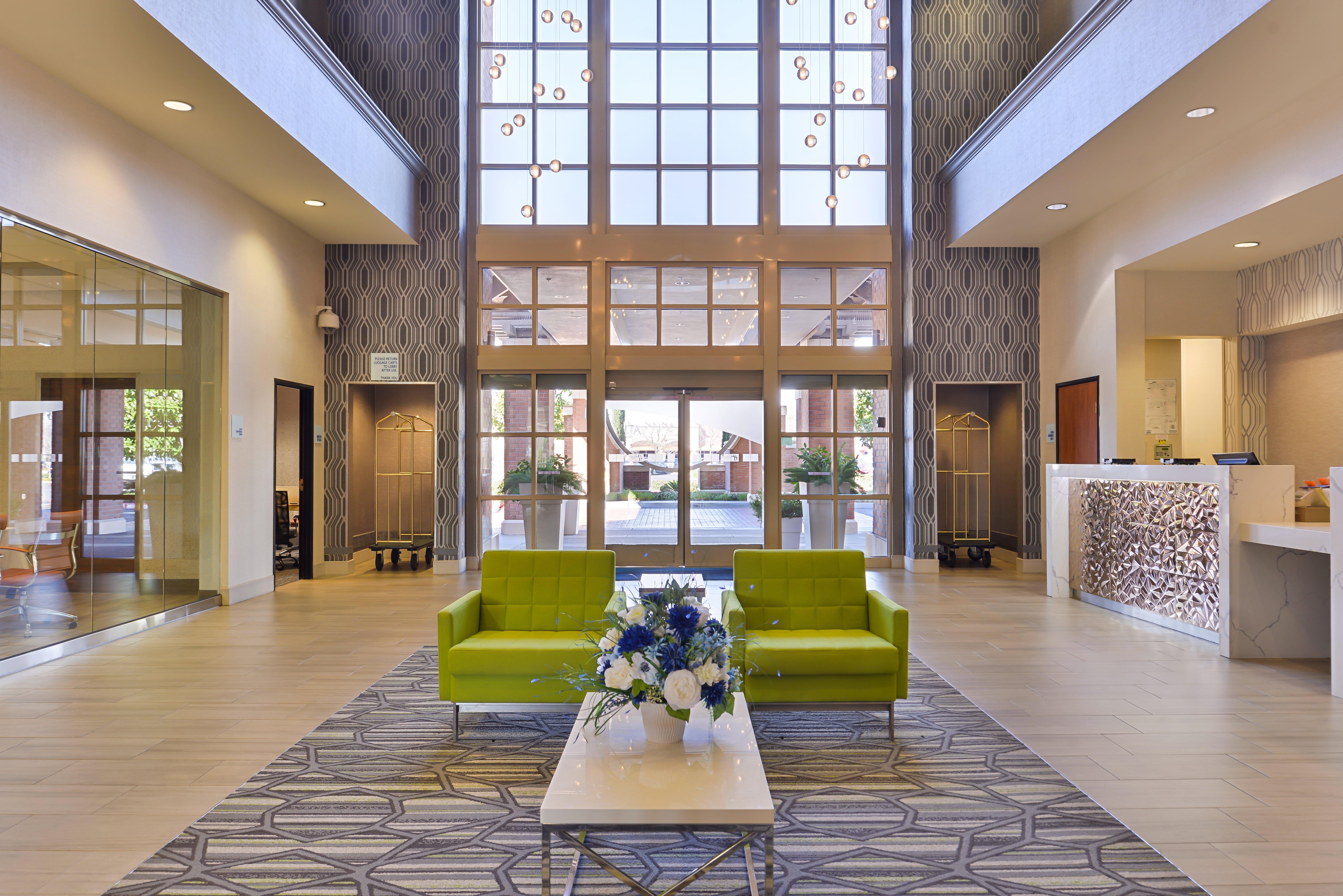 Holiday Inn Express & Suites Elk Grove Central - Hwy 99 By Ihg מראה חיצוני תמונה