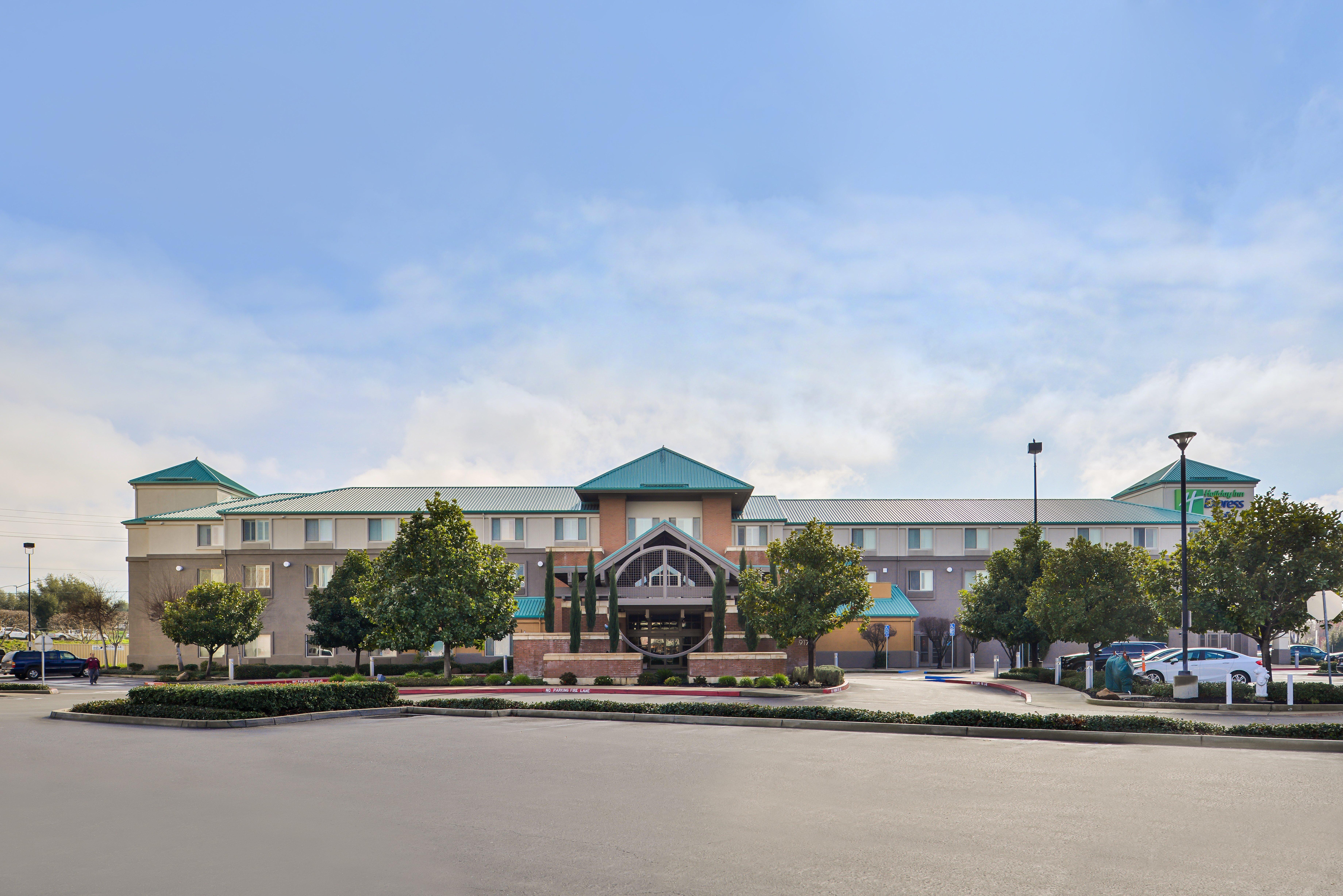 Holiday Inn Express & Suites Elk Grove Central - Hwy 99 By Ihg מראה חיצוני תמונה