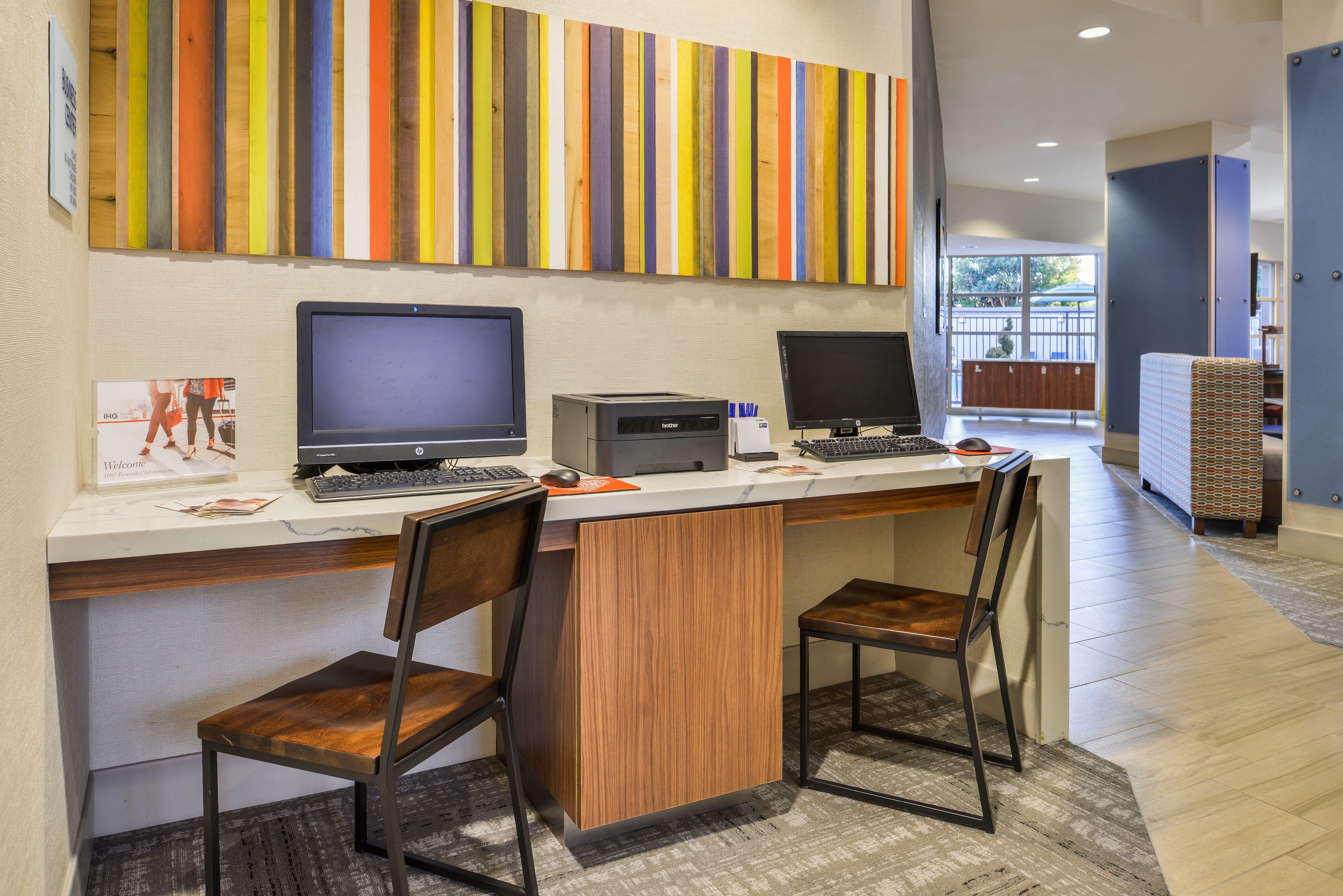 Holiday Inn Express & Suites Elk Grove Central - Hwy 99 By Ihg מראה חיצוני תמונה