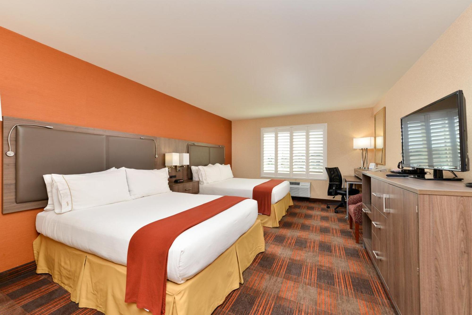 Holiday Inn Express & Suites Elk Grove Central - Hwy 99 By Ihg מראה חיצוני תמונה